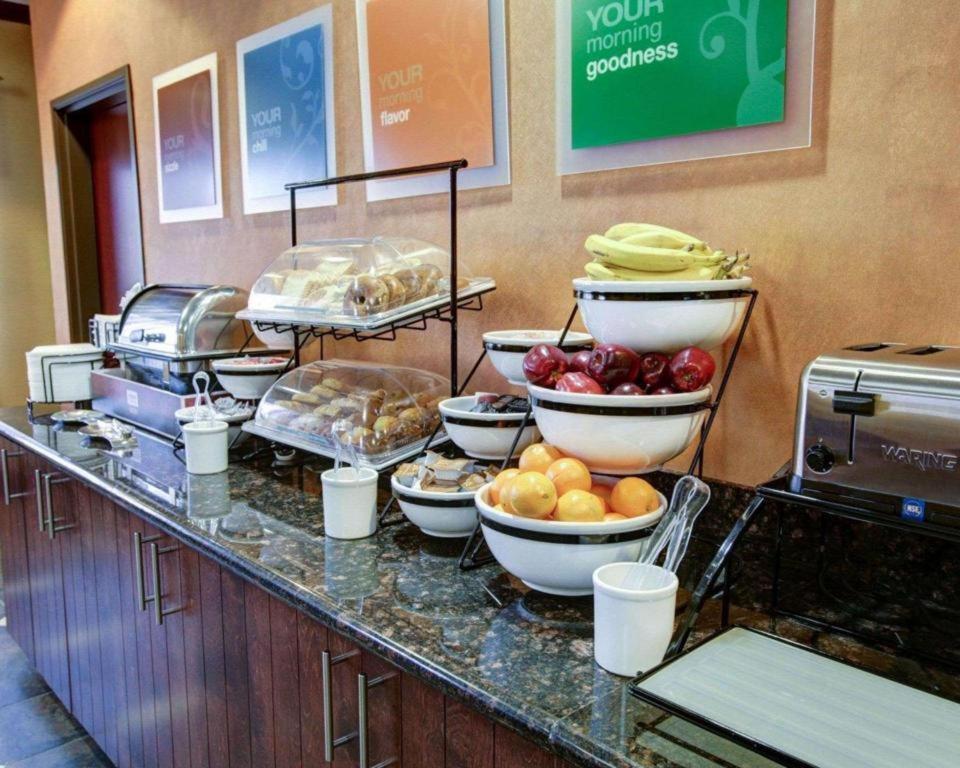 Comfort Inn & Suites Navasota Экстерьер фото