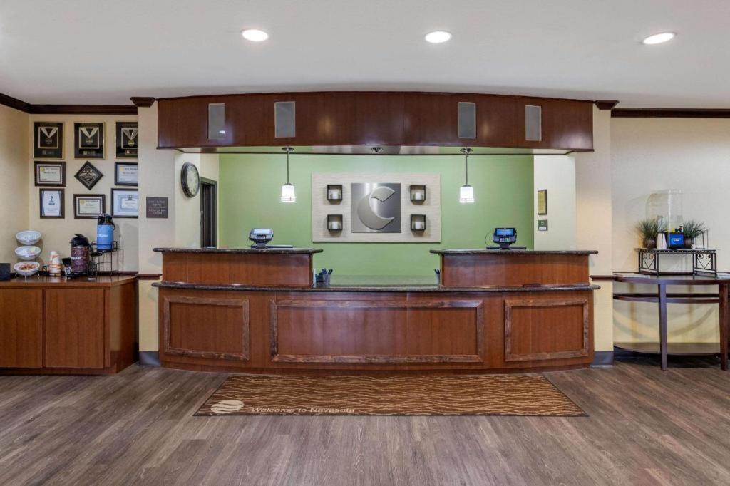 Comfort Inn & Suites Navasota Экстерьер фото