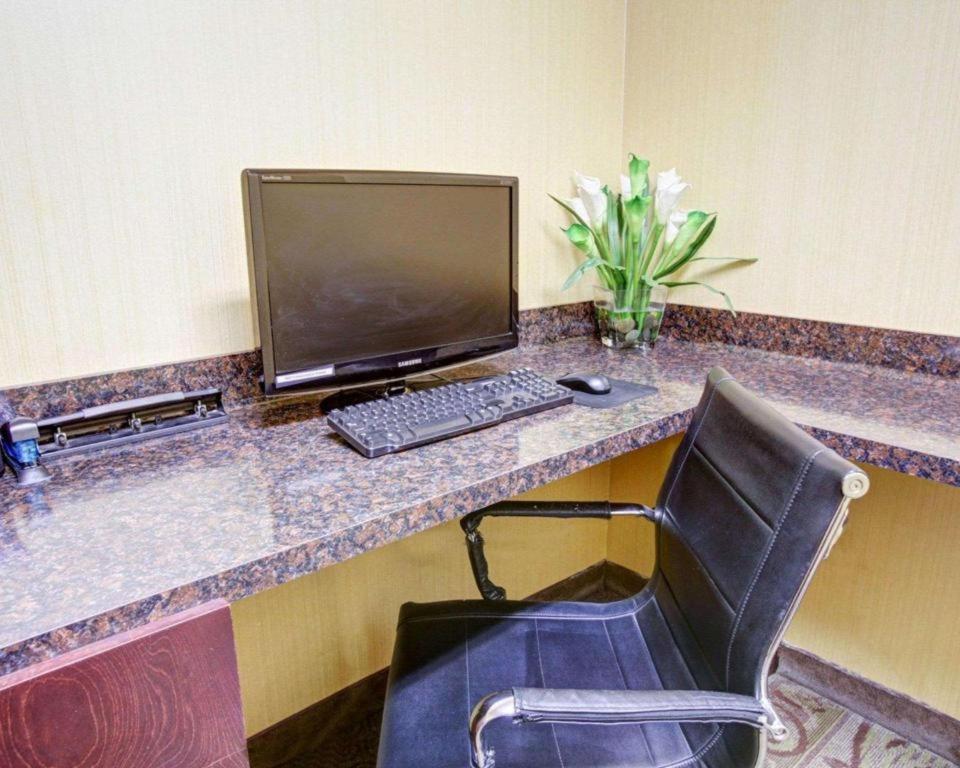 Comfort Inn & Suites Navasota Экстерьер фото